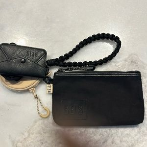 Beis Wristlet